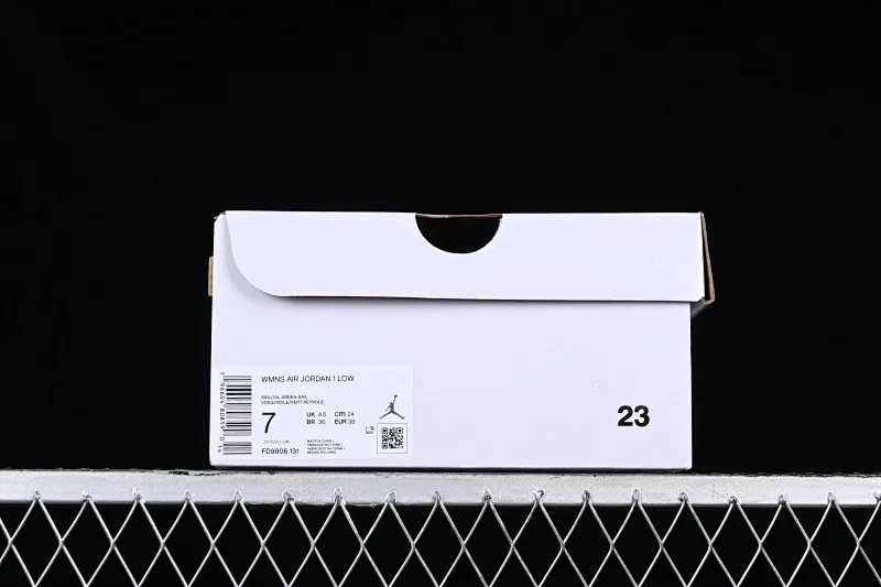All categories Air Jordan Jordan series basketball shoes Air Jordan 1 Low G version pure original Air Jordan 1 Low AJ1 Joe 1 fresh white and green cultural low-top basketball shoes FD9906-131